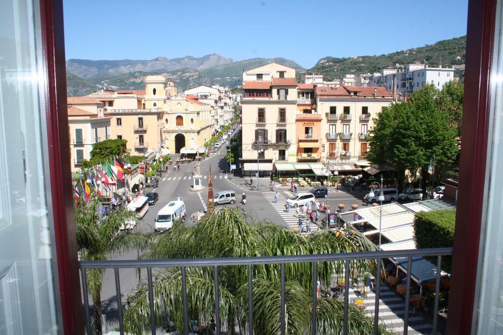 Hotel La Casa Dell'Orologio - Main Square Sorrent Zimmer foto